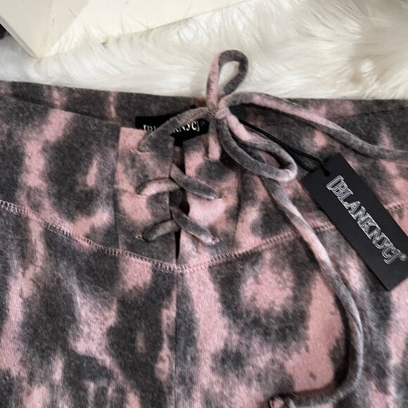 NEW BlankNYC Soft Easy Tie Waist Leopard Relaxed Joggers Lounge Pants Pink M NWT - Picture 13 of 16
